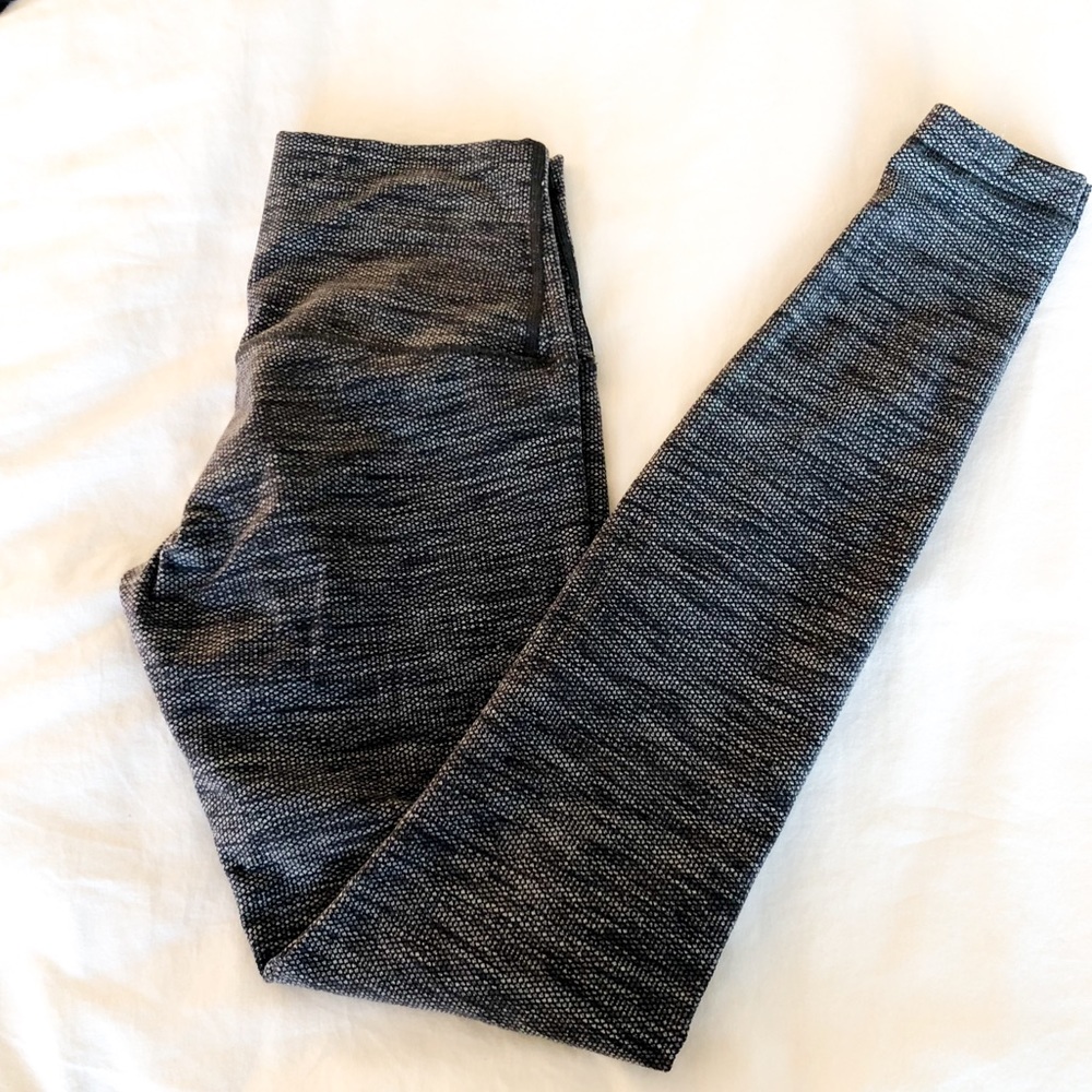 Lululemon leggings size 4.